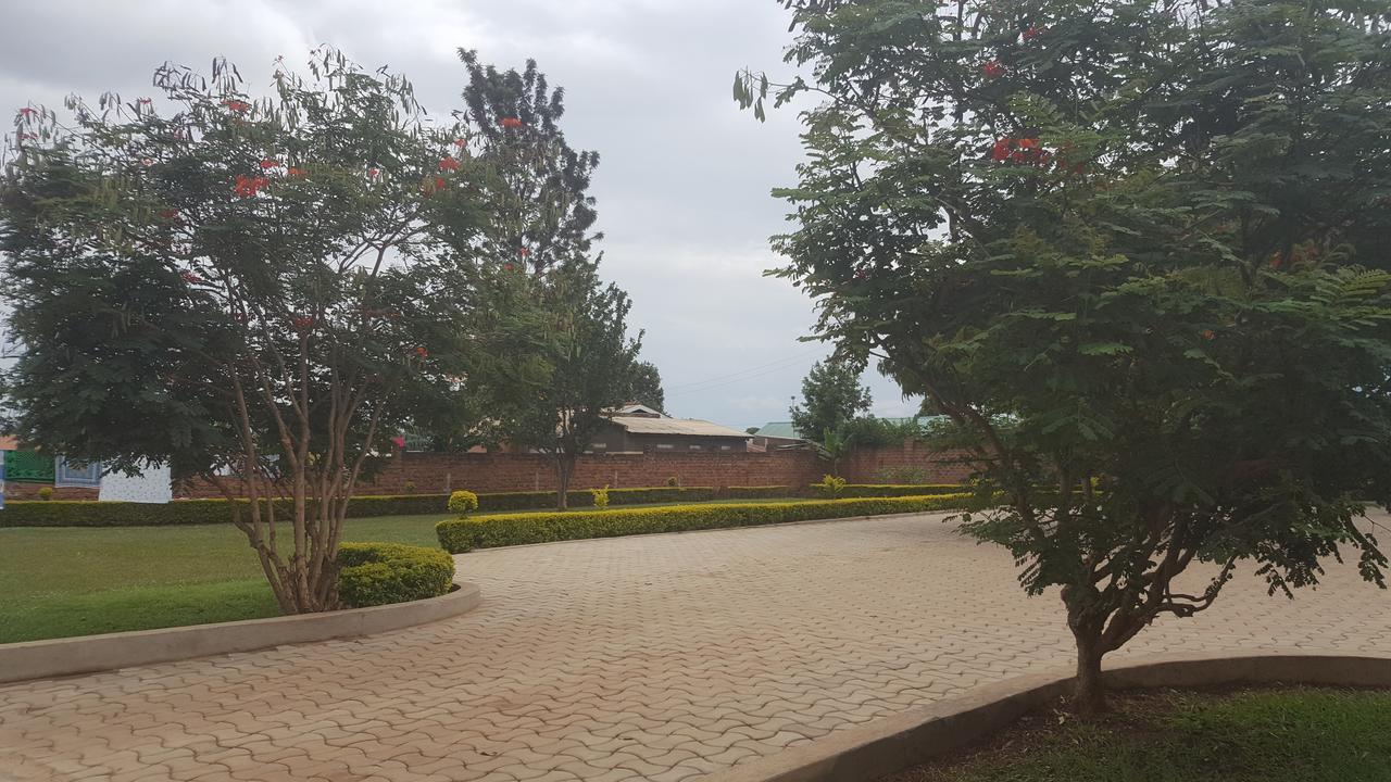 Lucia Villas Mbale Kültér fotó
